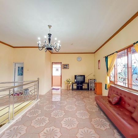 Villa Samsu By Puncak Holiday Cianjur Buitenkant foto